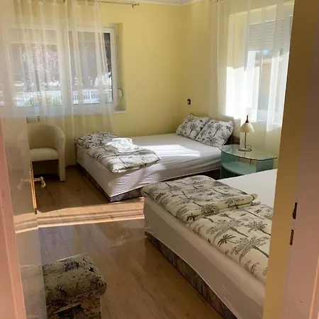 Martina Apartmanhaz Balatonlelle