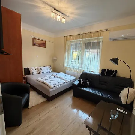 Martina Apartmanhaz Apartment *